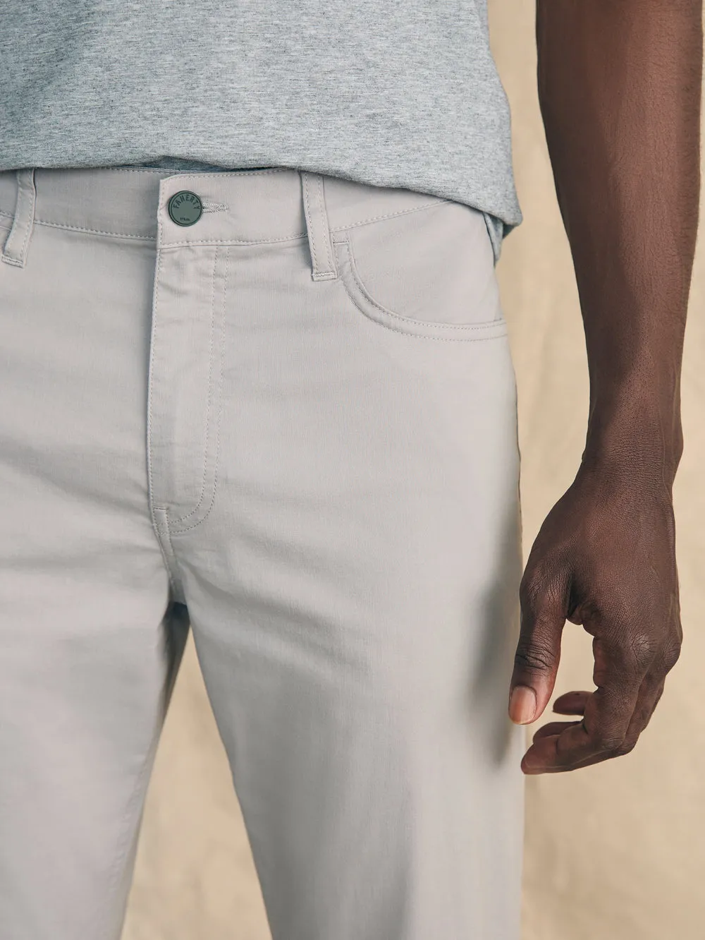 Faherty Movement 5-Pocket Pant in Fossil