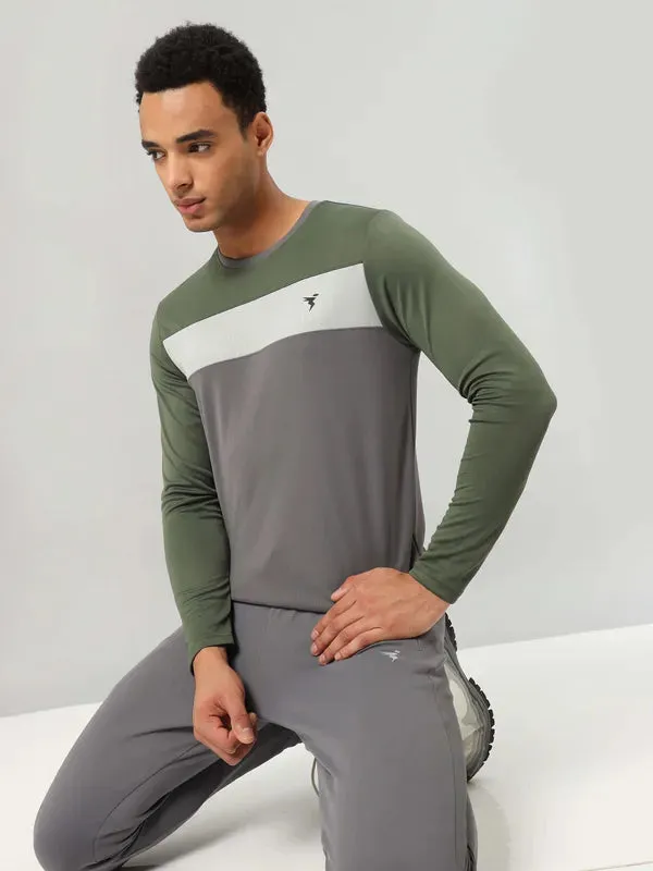 Men Colorblock Slim Fit Crew Neck T-shirt with MATPIQ