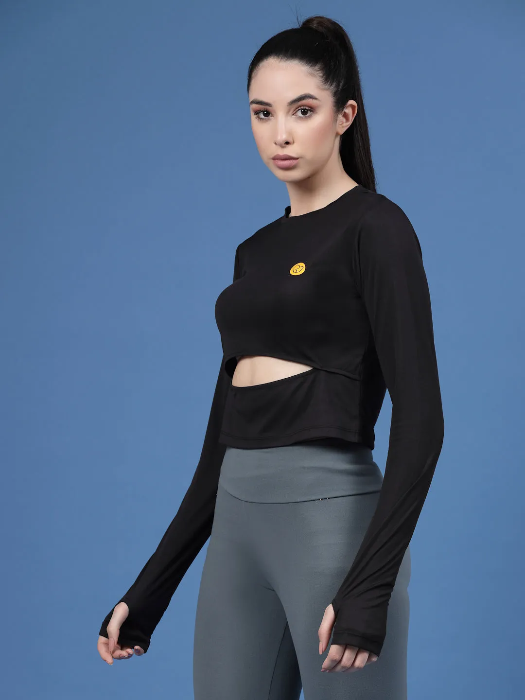 Solid Full Sleeves Round Neck Slim Fit Women Active Wear Crop Top